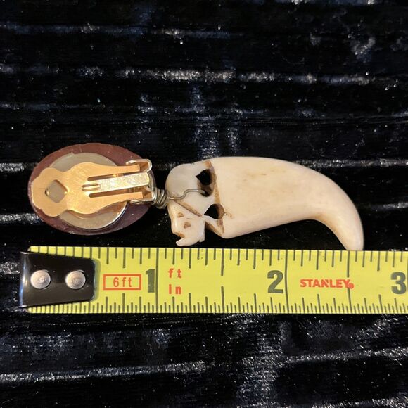 Vintage Carnelian Agate & Carved Bovine Bone Rhinoceros Clip On Earrings - Picture 7 of 7